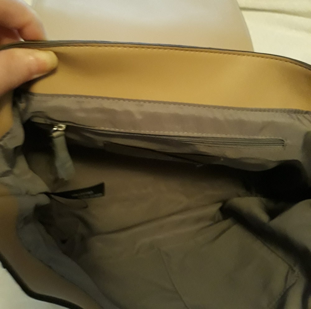 HOST PICK NWT Kenneth Cole Reaction backpack purse - Picture 5 of 6